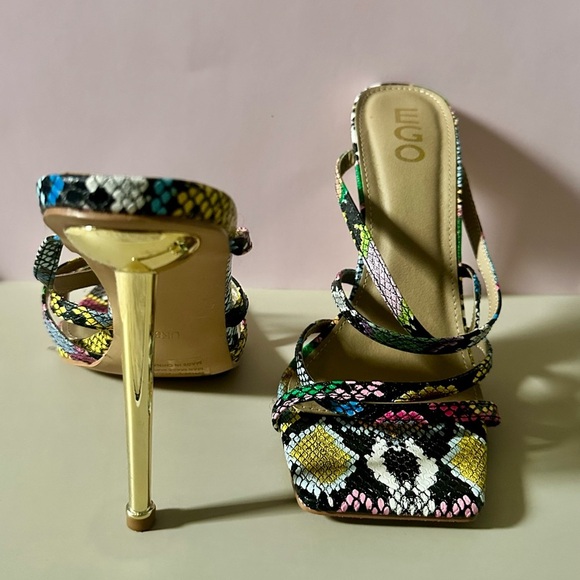 Black and Pink Heeled Sandals with Strappy Design - Picture 1 of 5